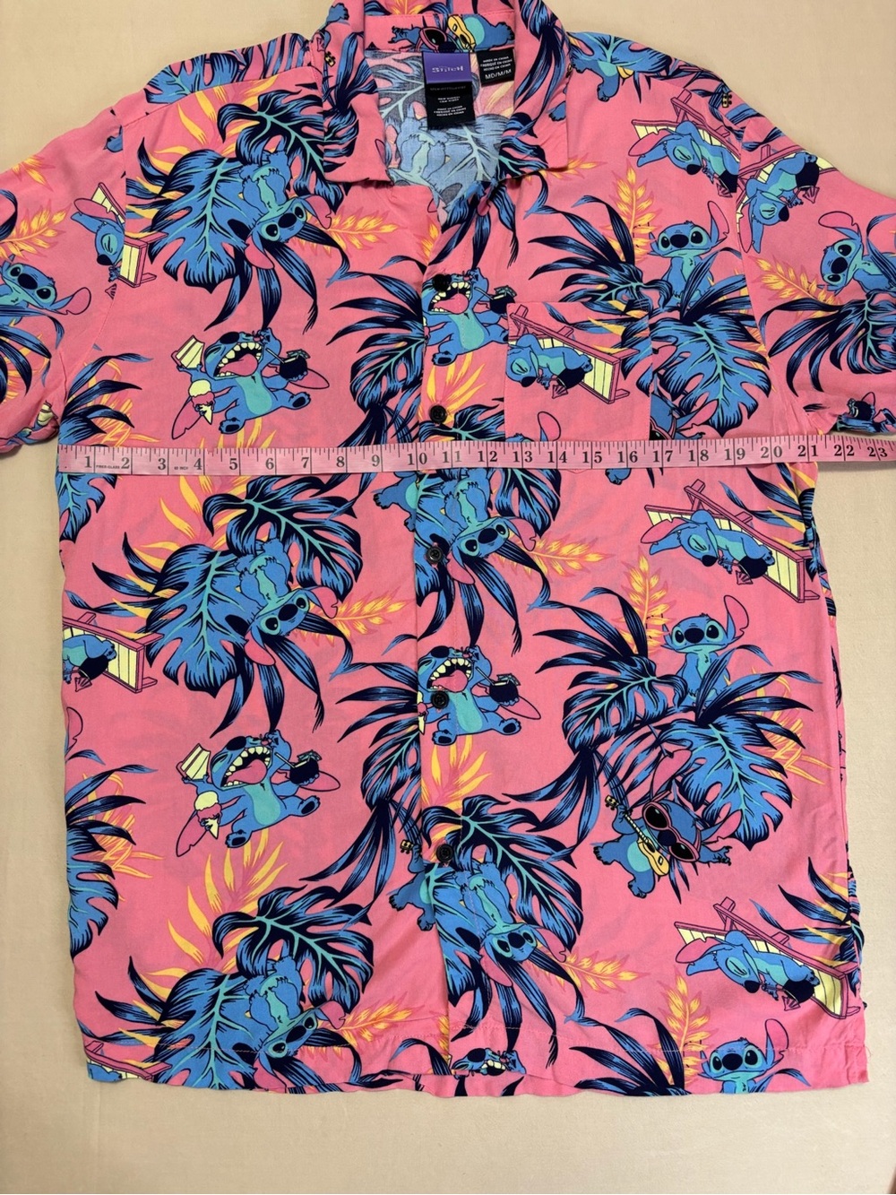 Disney Pink Tropical Stitch Print Button-Up Short Sleeve Shirt Men’s Medium - Picture 5 of 6